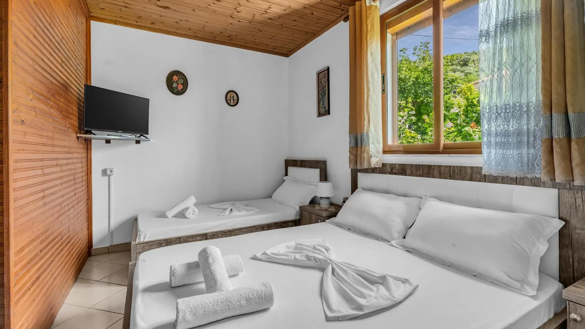 Πανσιόν Guesthouse Emiljano Μπεράτ