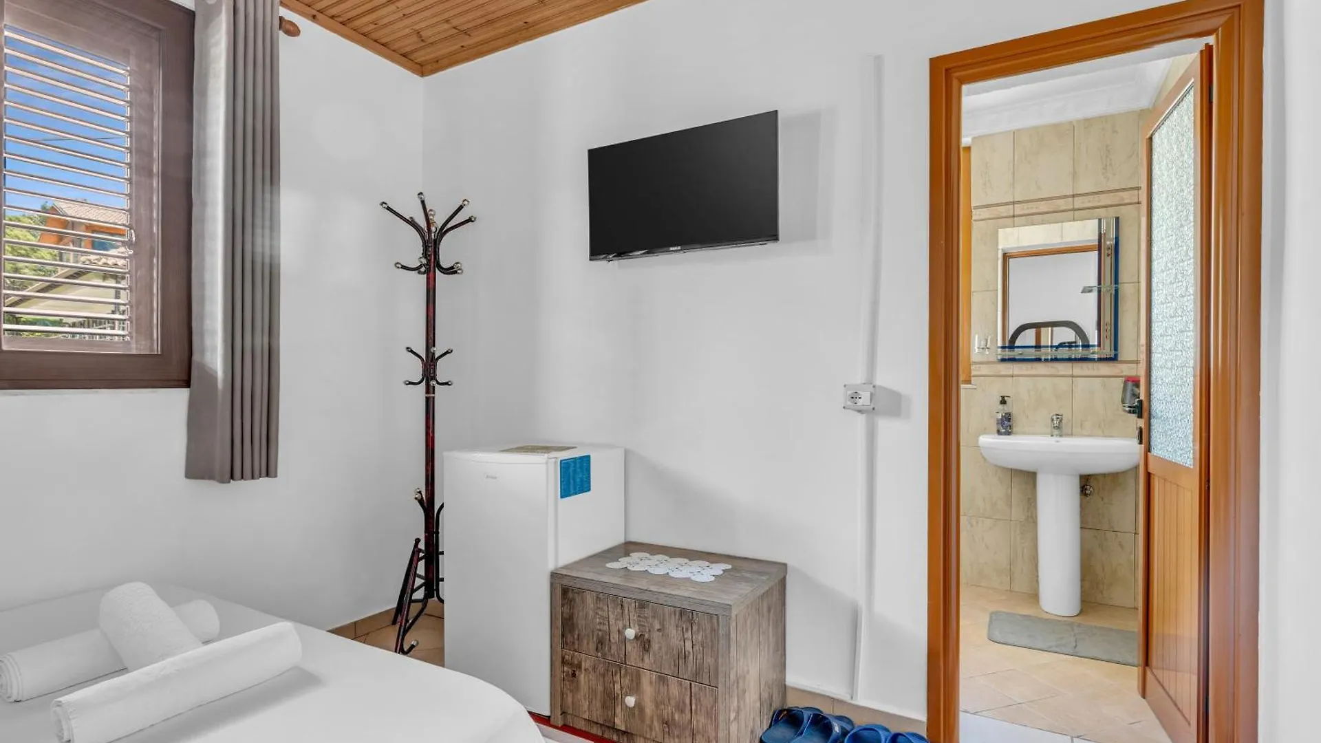 Guesthouse Emiljano Μπεράτ